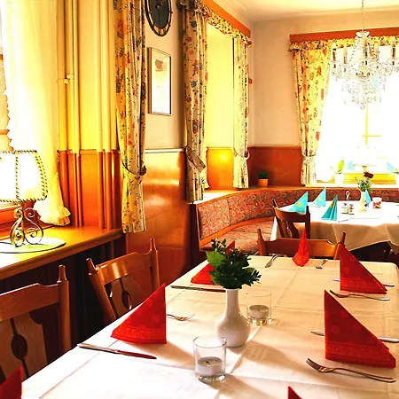 Gastehaus Zum Goldenen Rossle 트리베르크